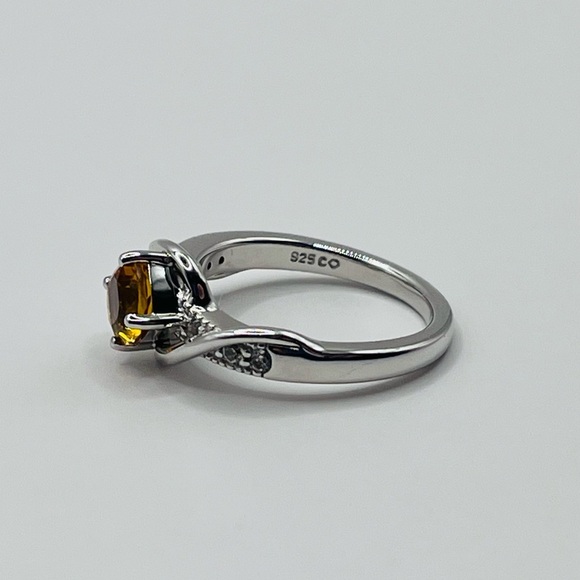 1.25 Natural Citrine and White Sapphire Silver Ring - Picture 6 of 7